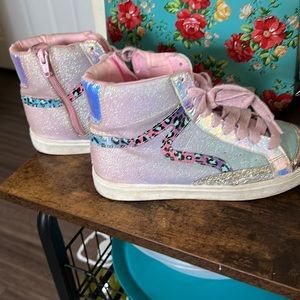 She had way too many shoes lol